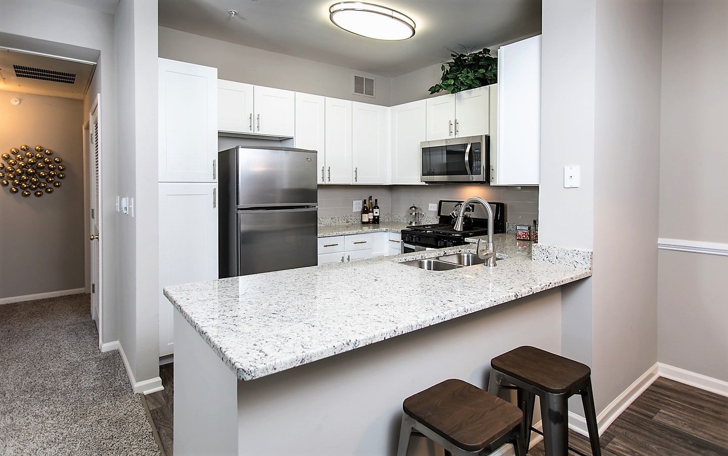 Woodlake Apartments Image 6