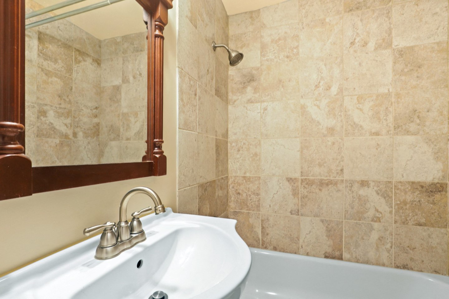 1141 Washington Image 13
