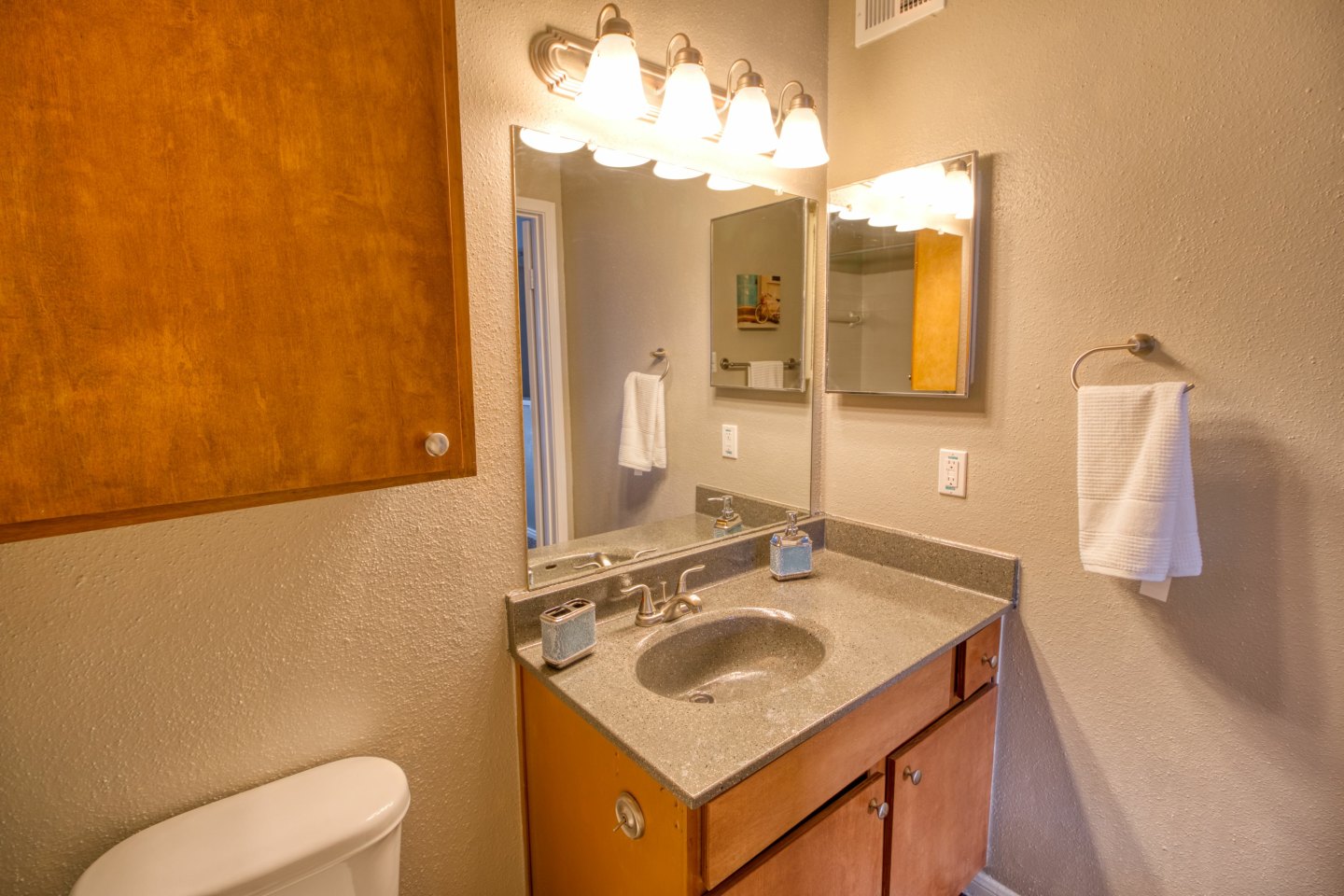 Knoll Crest Apartments Image 4