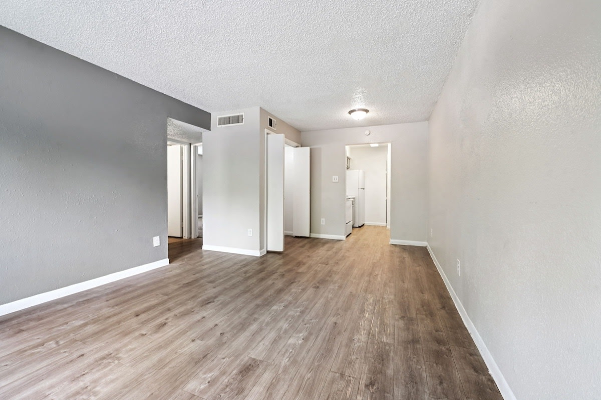 Pine Creek Apartments Image 8