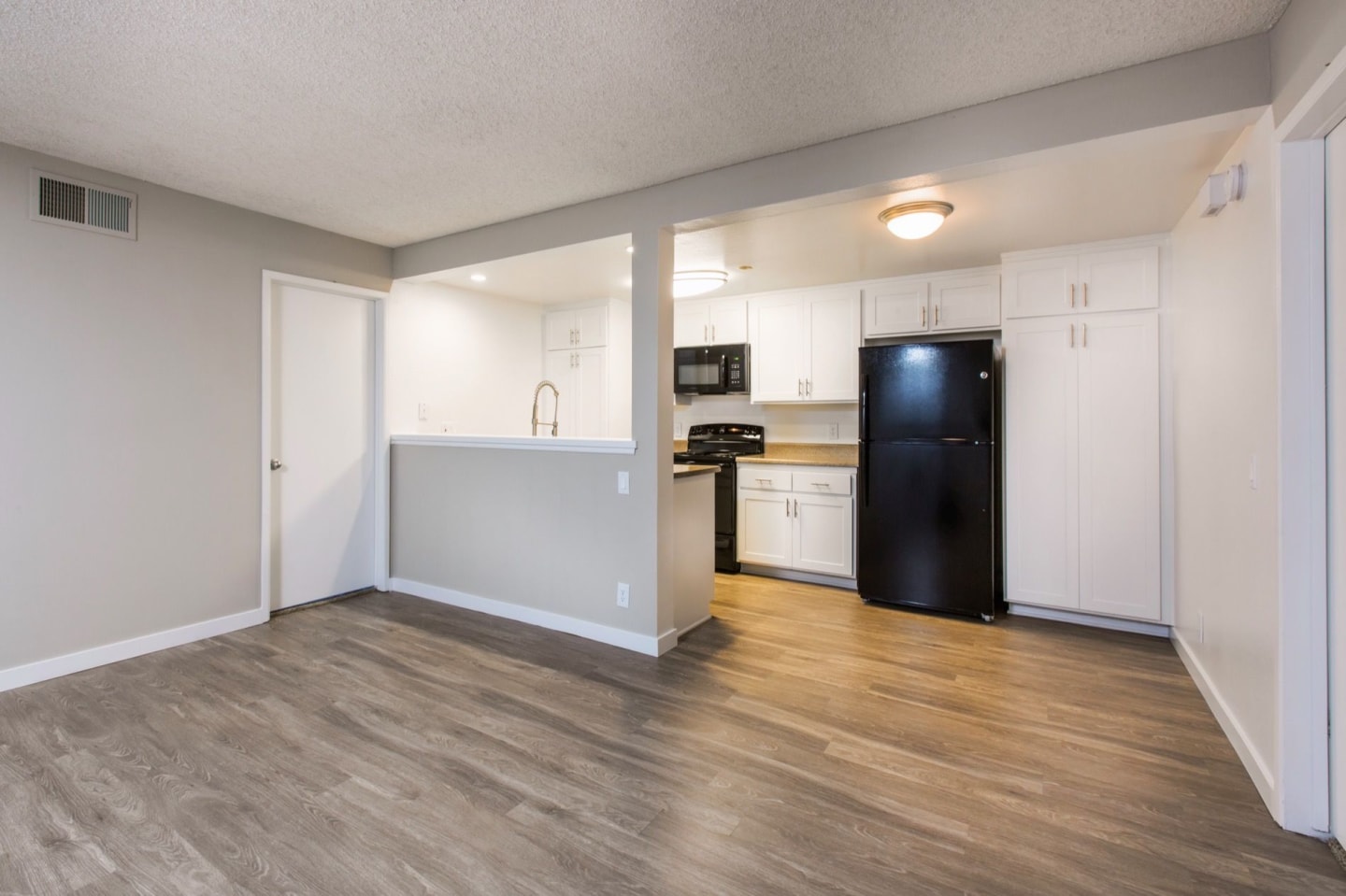 Pacific Pointe Image 15