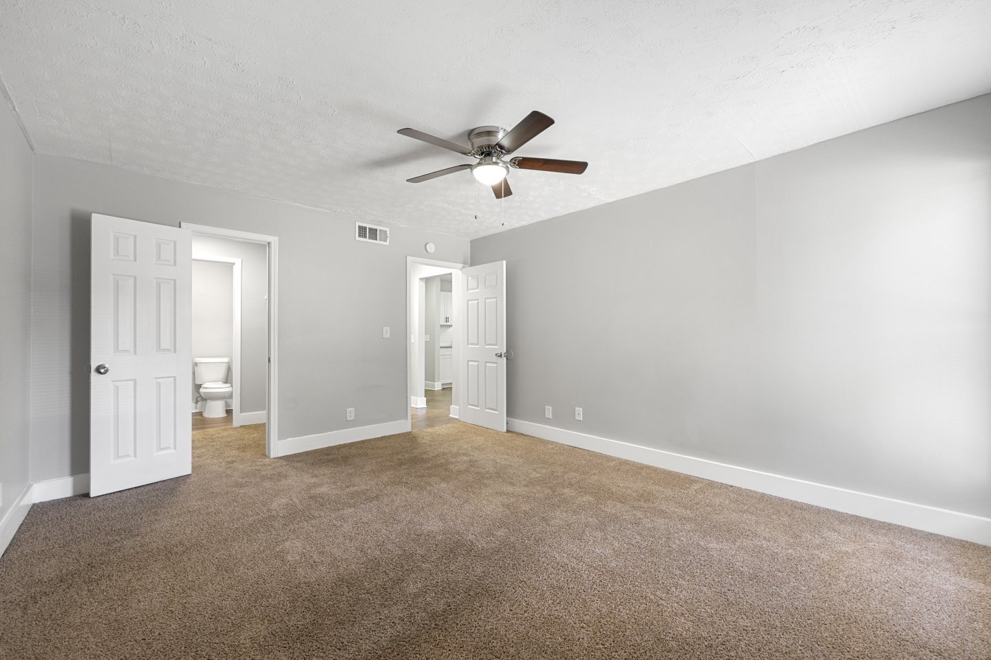 Balfour Chastain Image 25