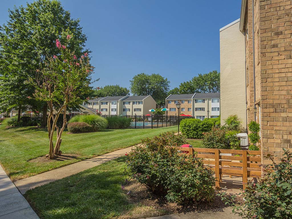 Tysons Glen and Devonshire Square Apartments & Townhomes Image 16