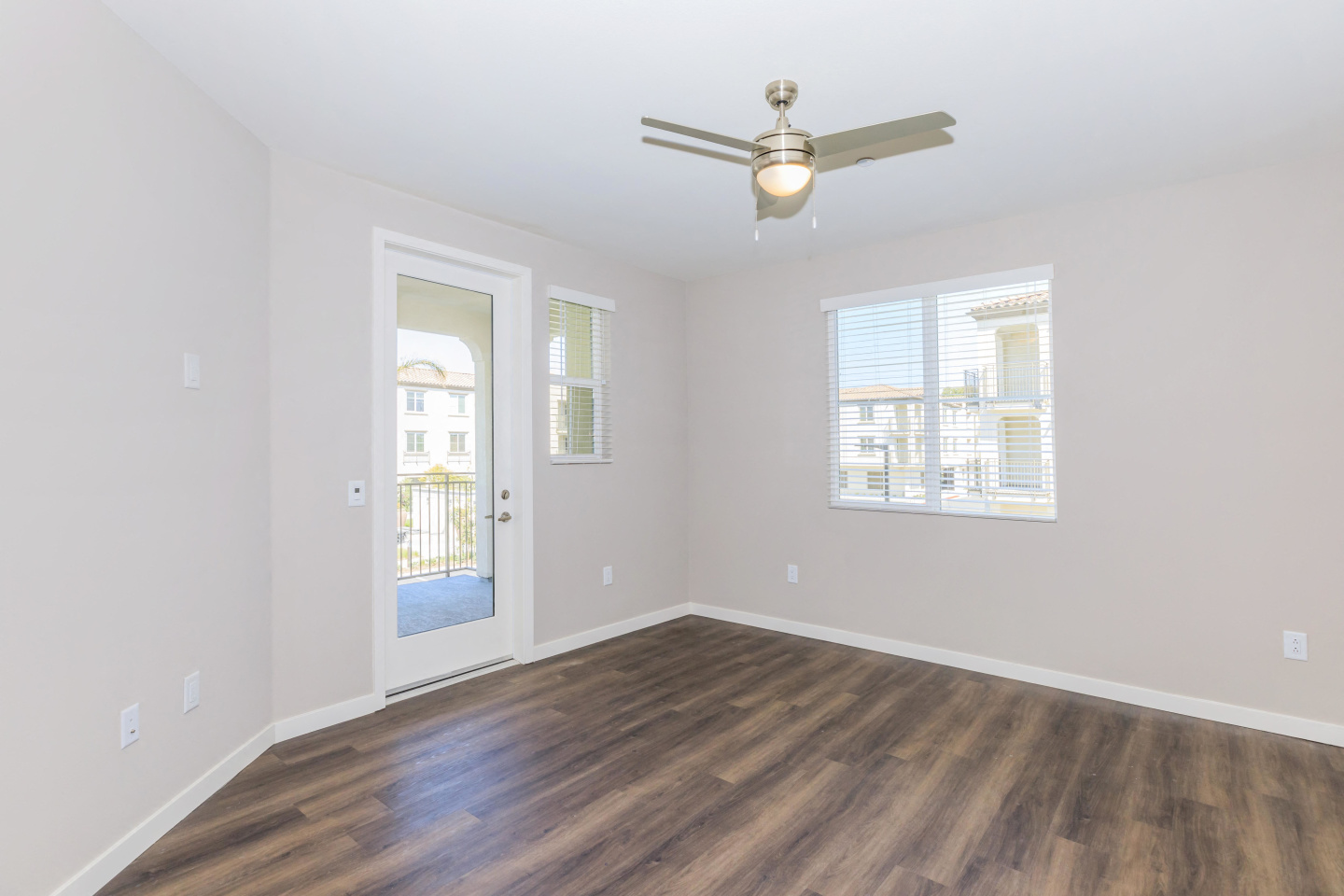 Los Alamitos Luxury Apartments Image 42