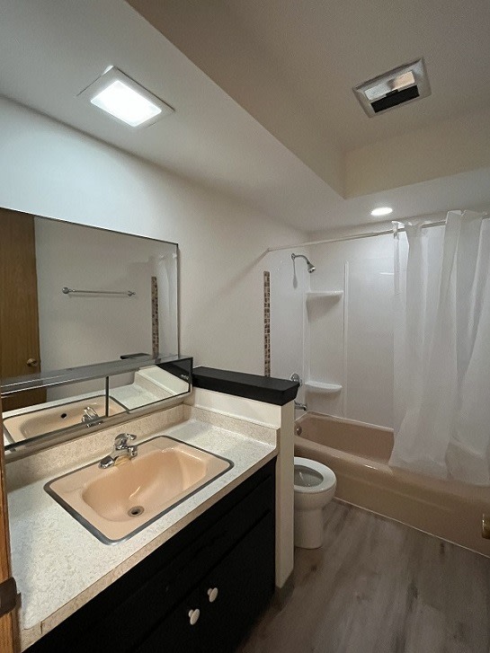 Ridge Manor Image 12