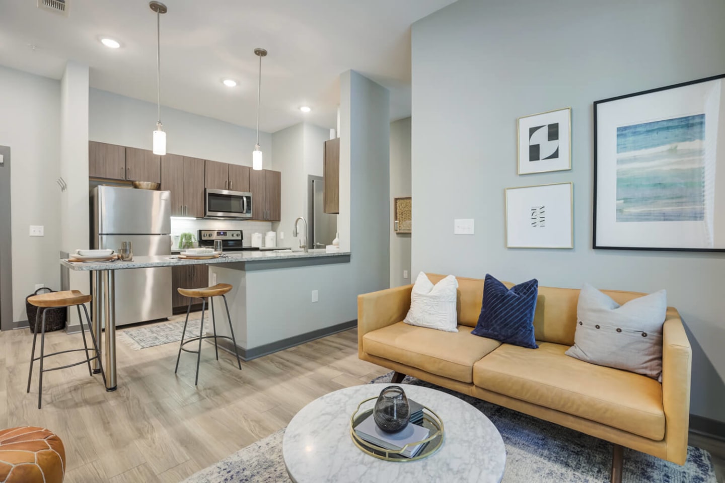 Sola Station Canalside Apartments Image 5