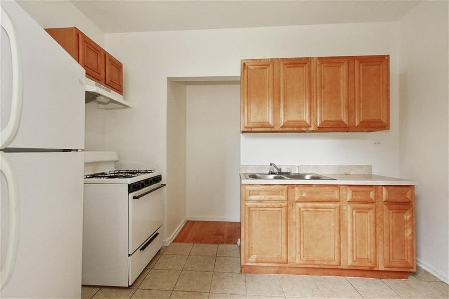 1742 E 72nd St Image 3