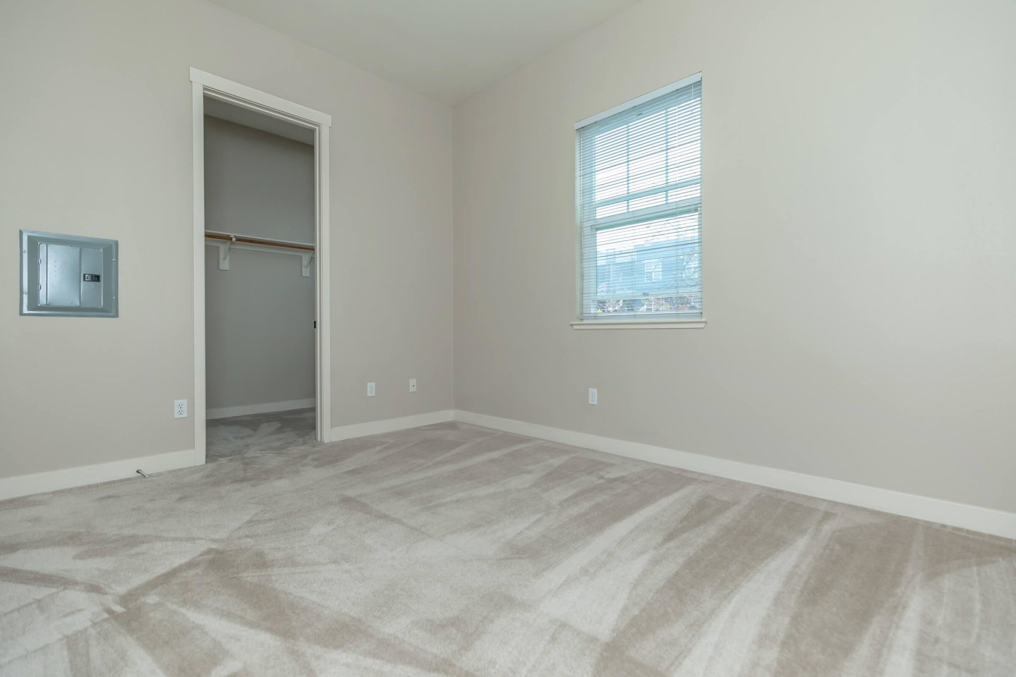 Oak Walk Image 26