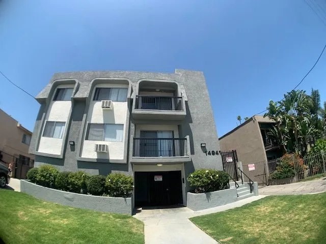 Roscoe Street Image 28