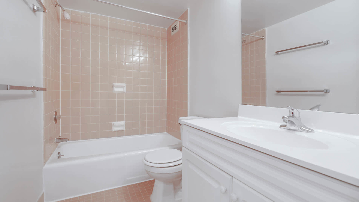 3003 Van Ness Image 15