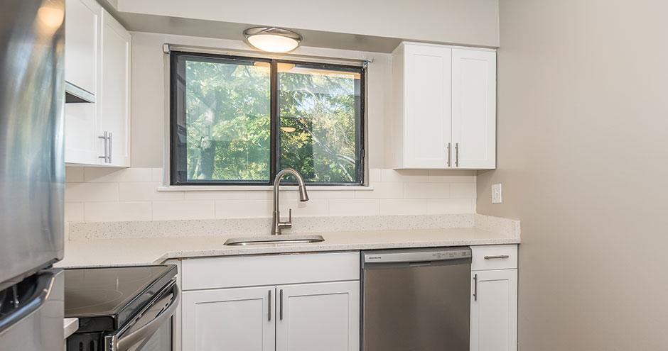 Lakeside at Wheaton Apartments Image 3