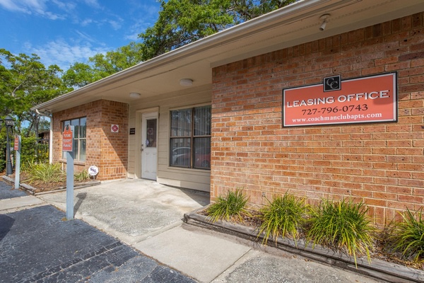 Coachman Club Apartments Image 16