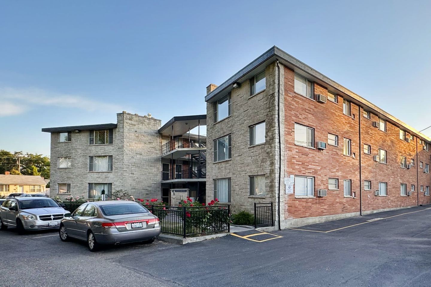 Dolphin Apartments Image 41