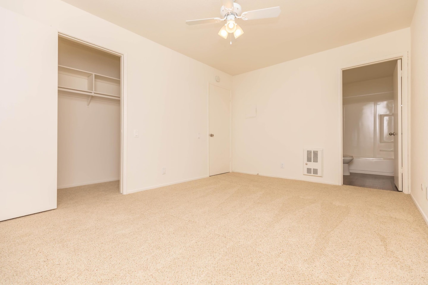 Highland Creek Apartment Homes Image 24