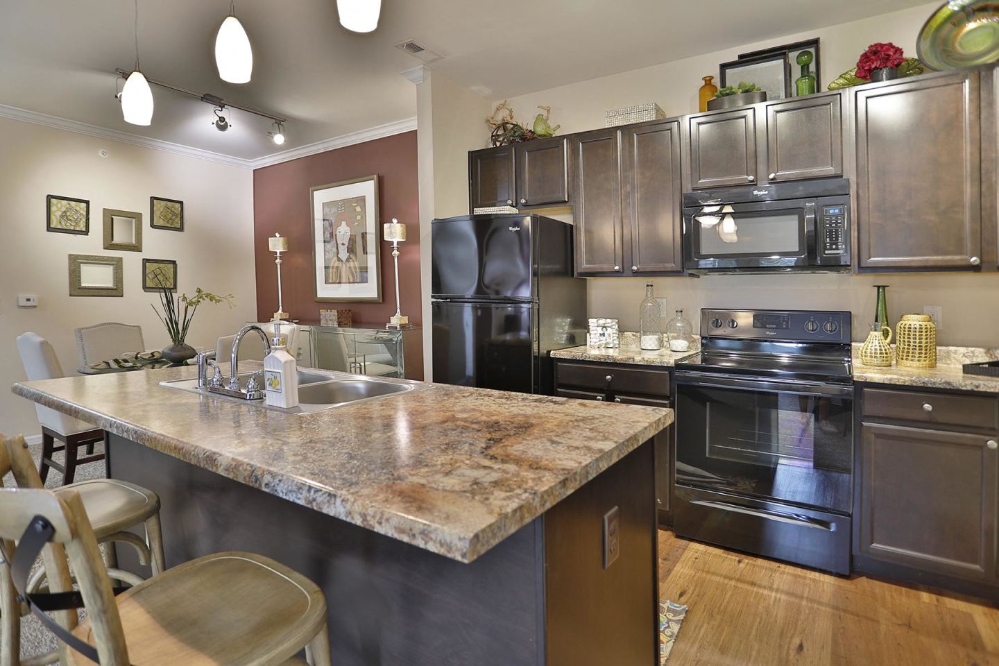 Brinley Place Image 6