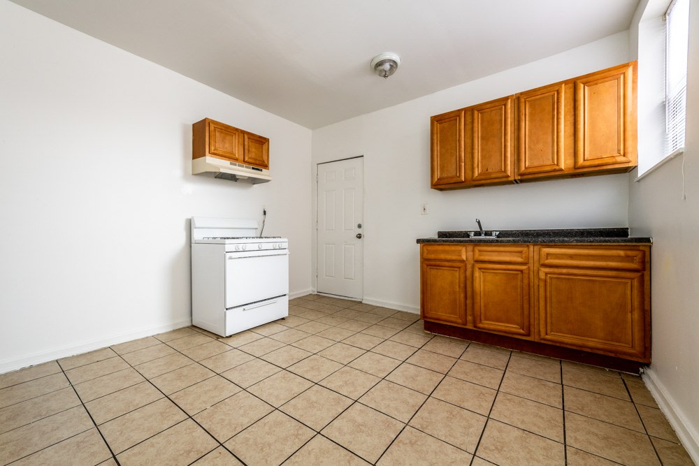 8057-59 S Marshfield Image 4