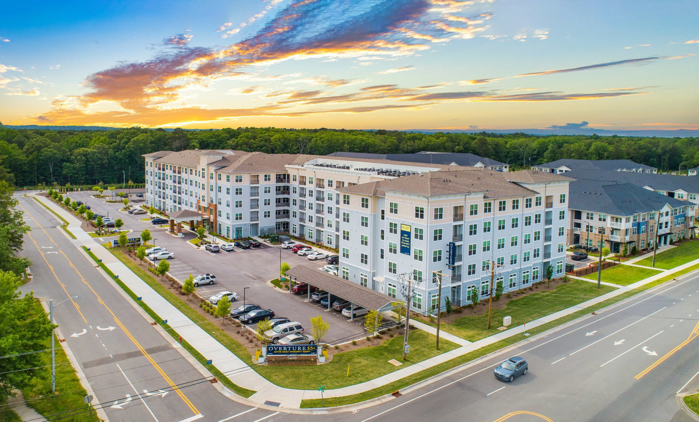Overture Chapel Hill 55+ Active Adult Apartment Homes Image 3