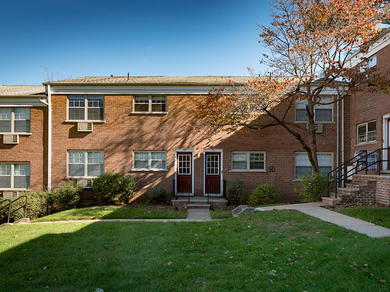 Summit Manor Apartments Image 3