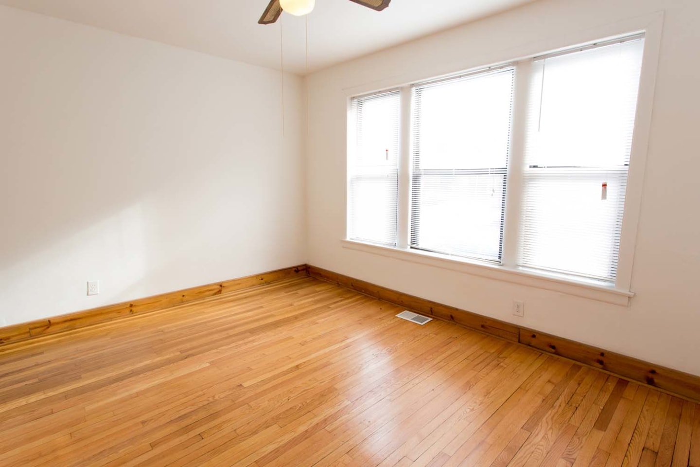 1018 E. 54th Street Image 10