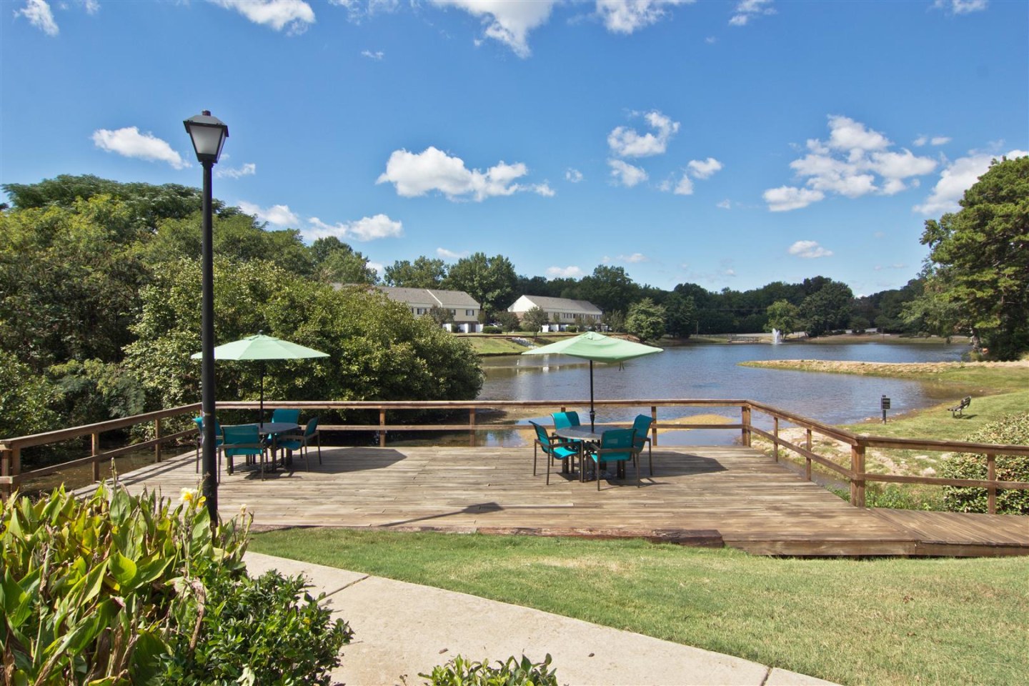 Lakecrest Apartments Image 3