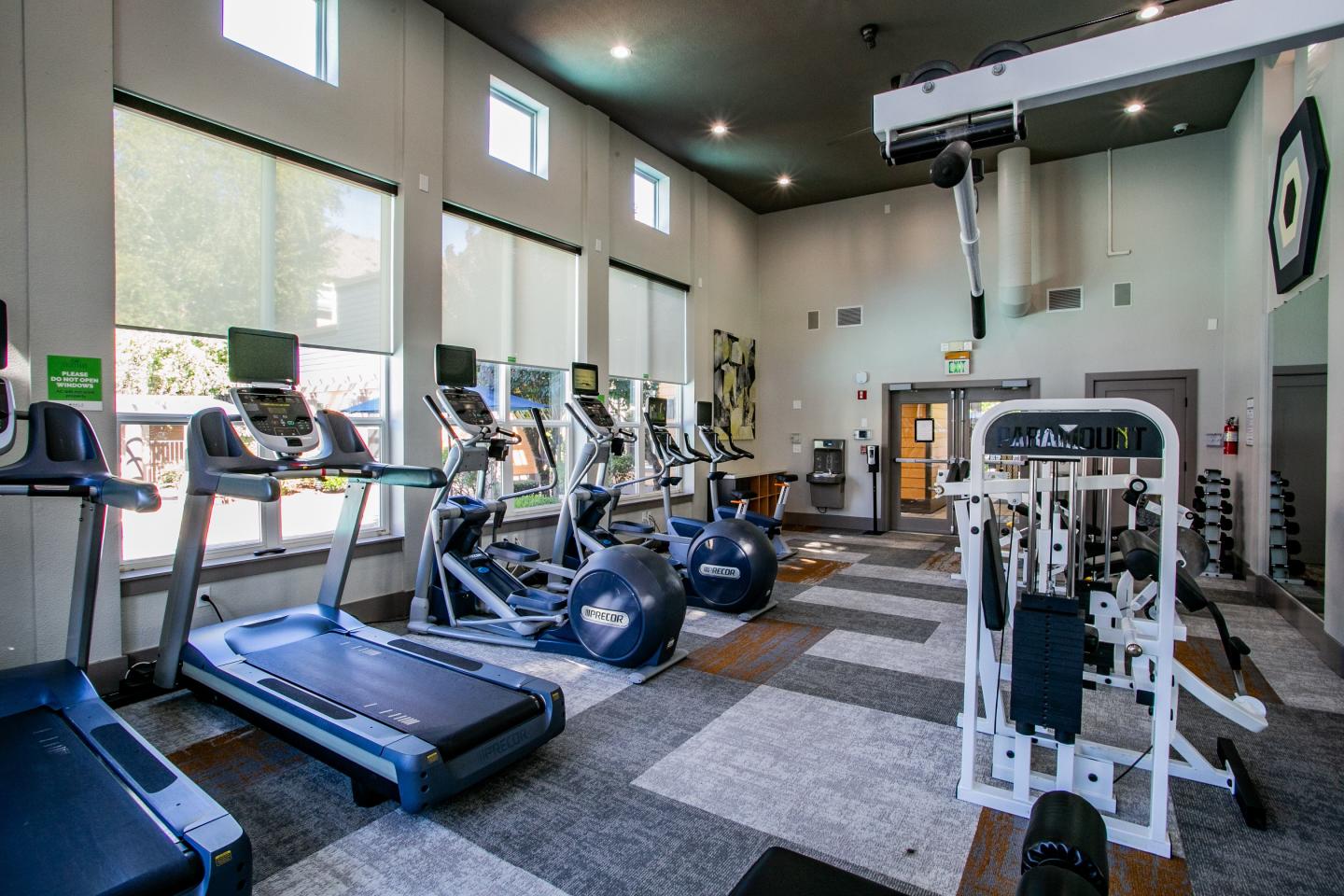 The Colonnade Luxury Townhome Apartments Image 14