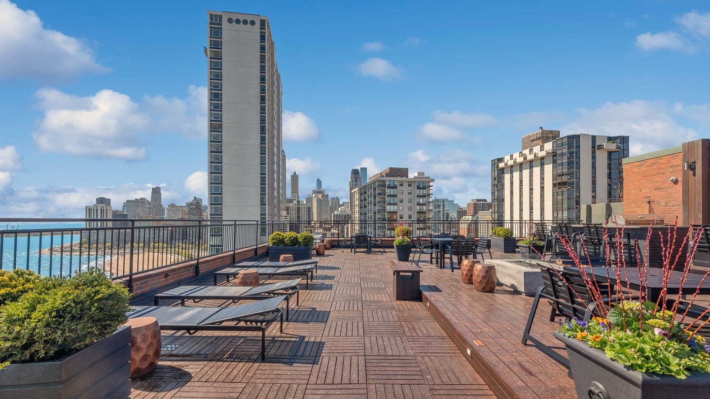 1350 Lake Shore Drive Image 18