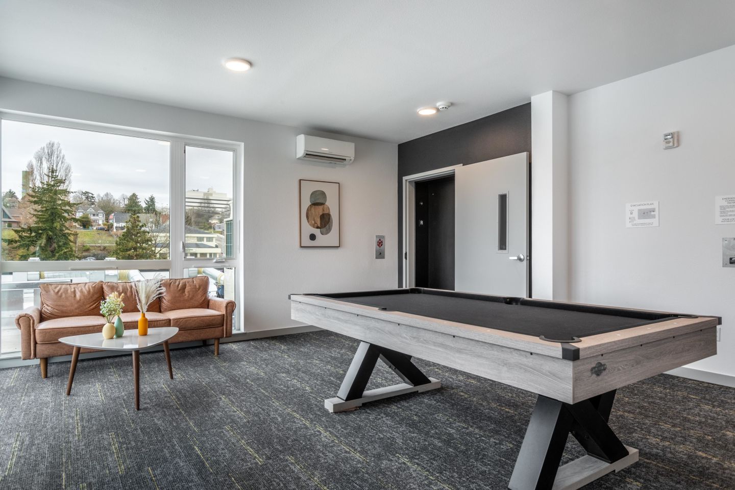Ellis Apartments - Student Housing Image 12