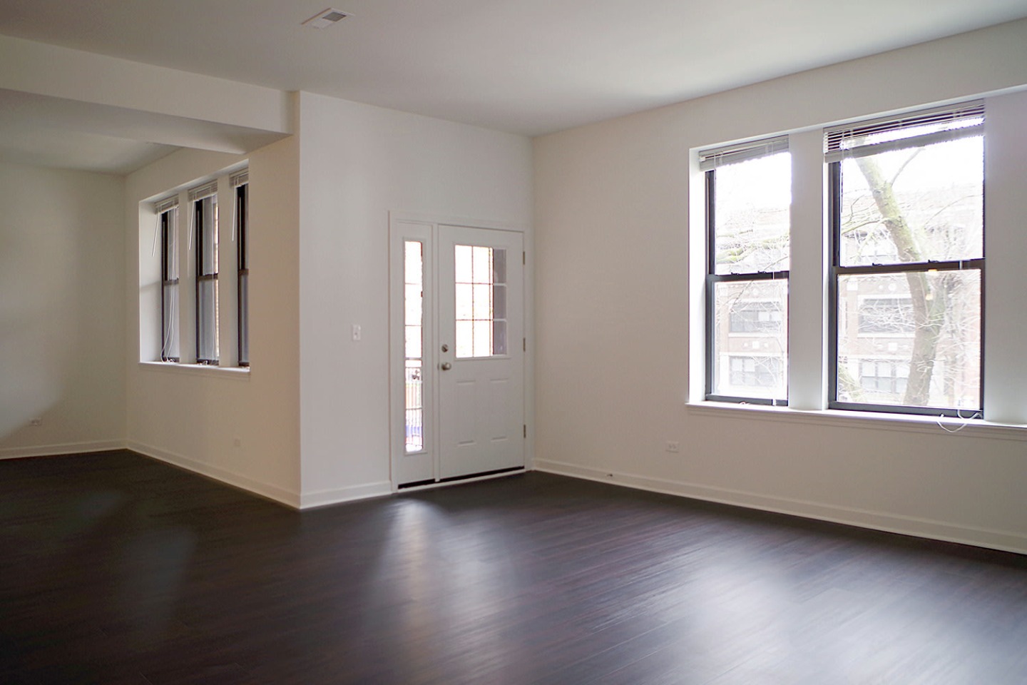 5507-5509 S Hyde Park Boulevard Image 12