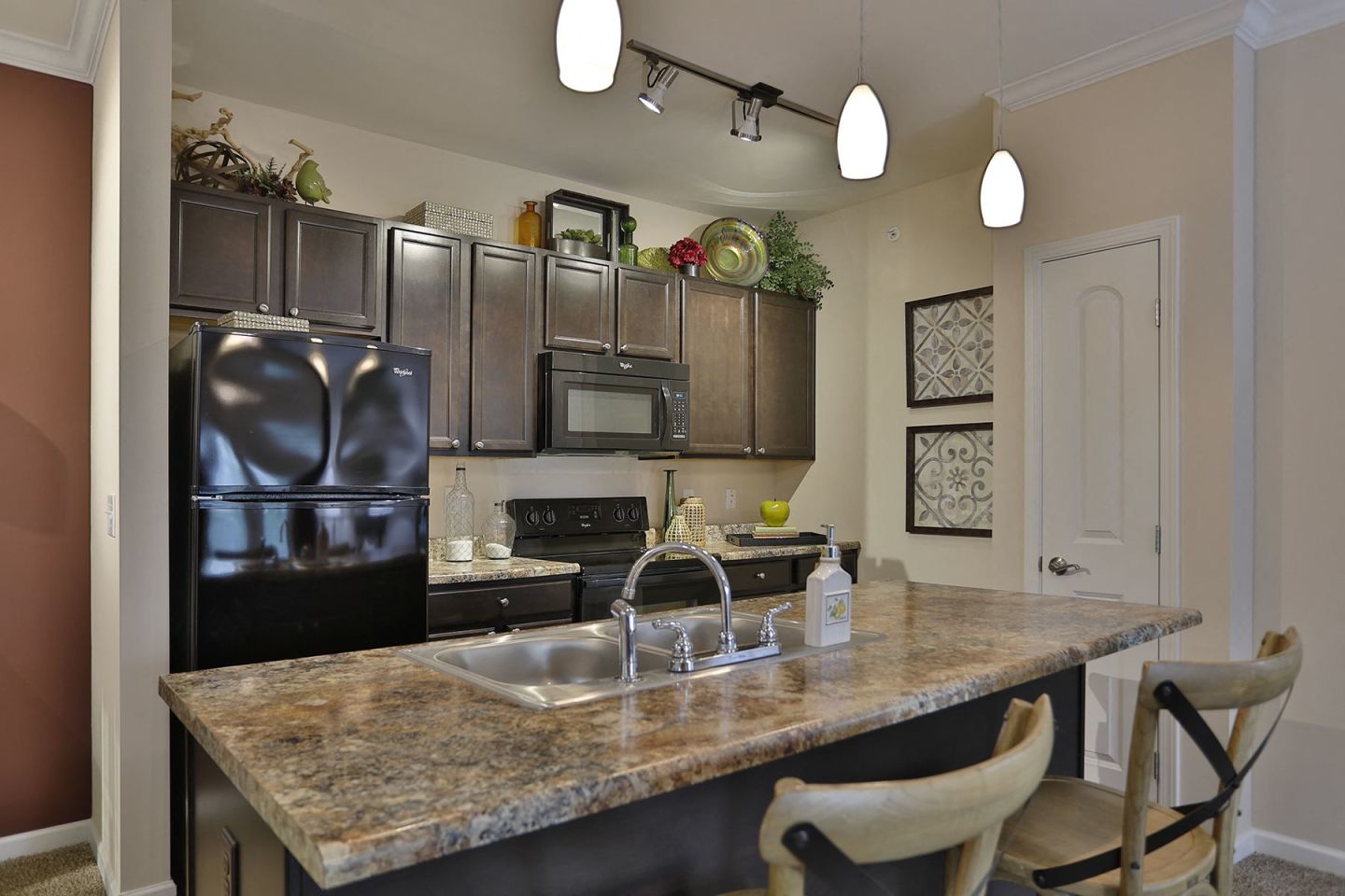 Brinley Place Image 7