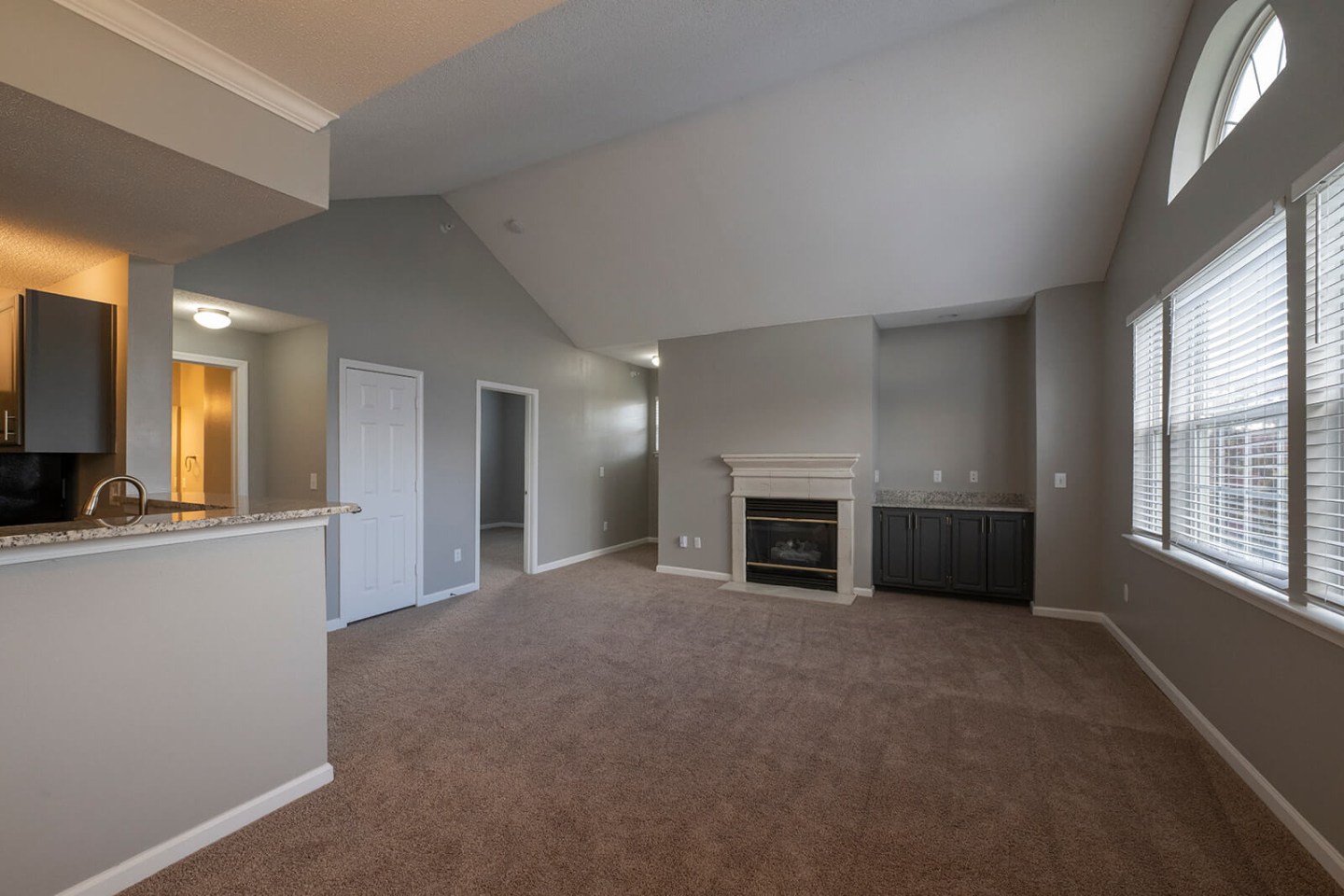 Pinnacle Pointe Apartments Image 36
