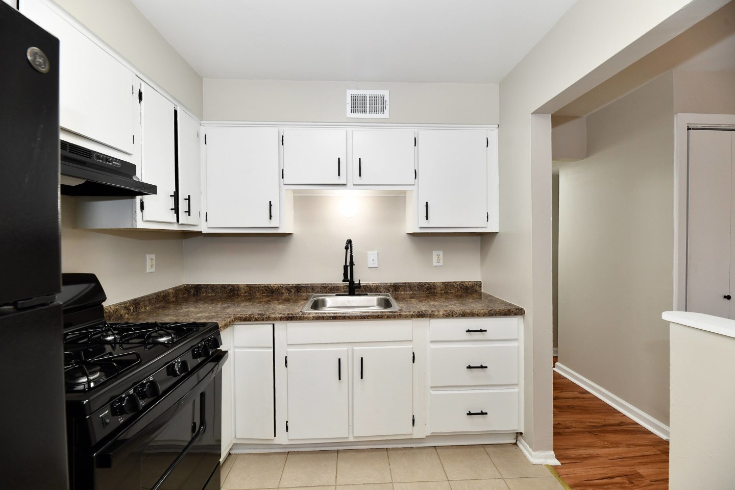 Cedars Apartments Image 11