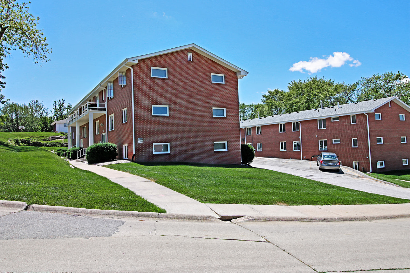 Flats on 75th Image 11