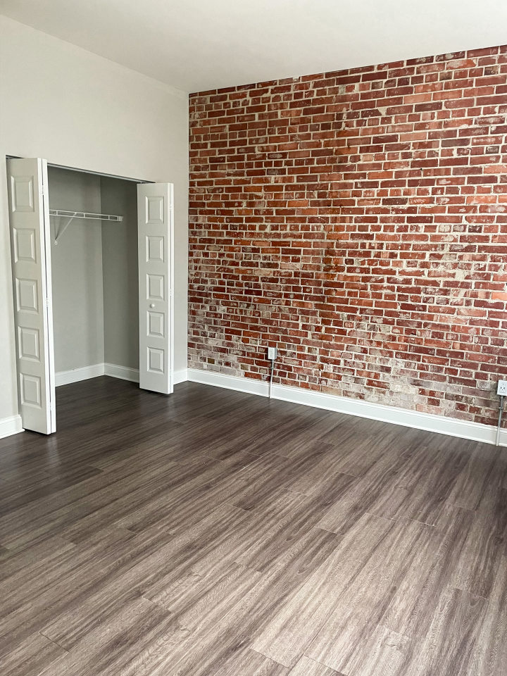 Emhardt Apartments Image 4