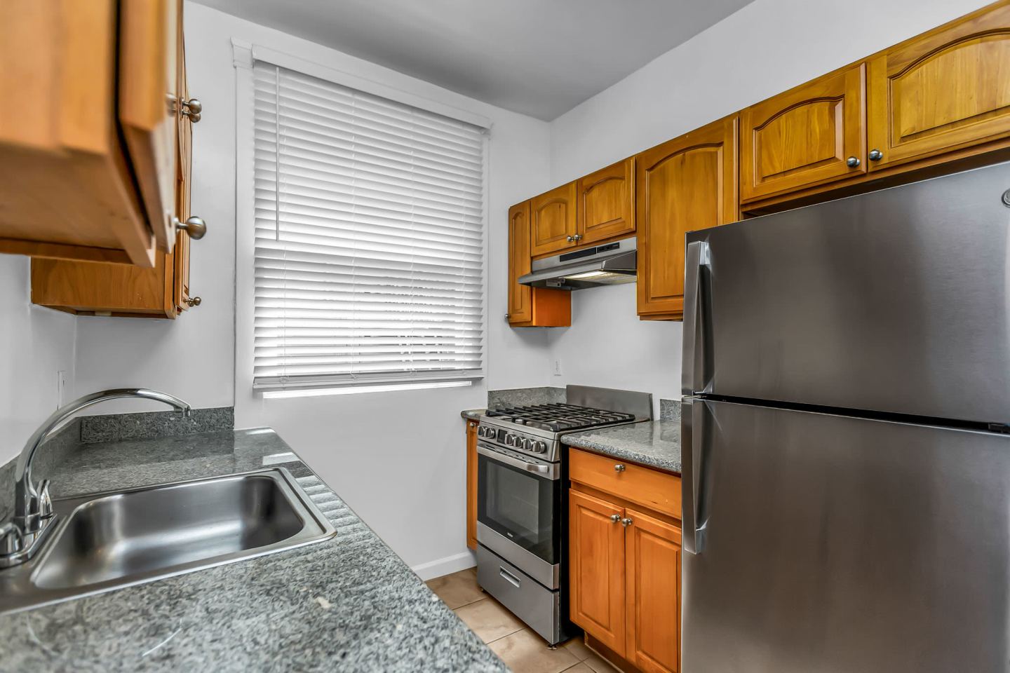 610 LEAVENWORTH Image 3