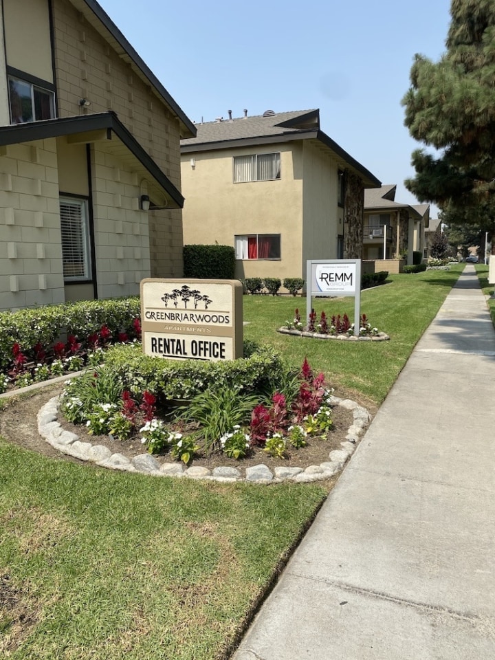 Greenbriar Woods Apartments Image 1