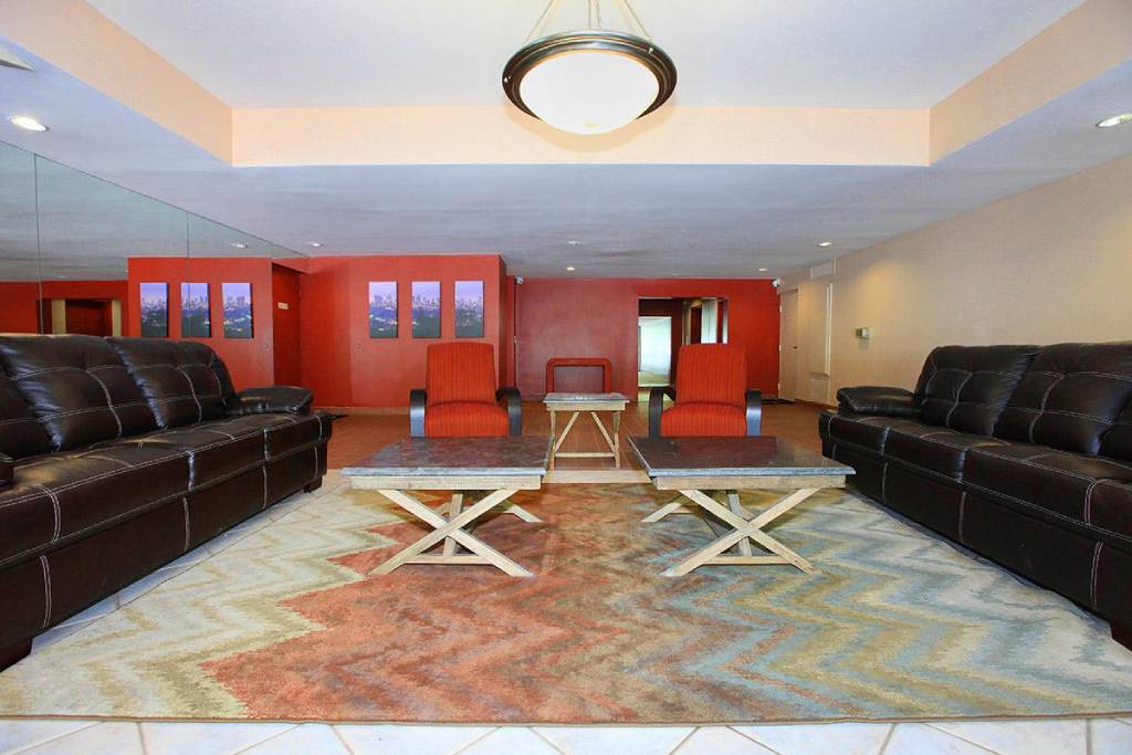 Savoy West Apartments Image 10