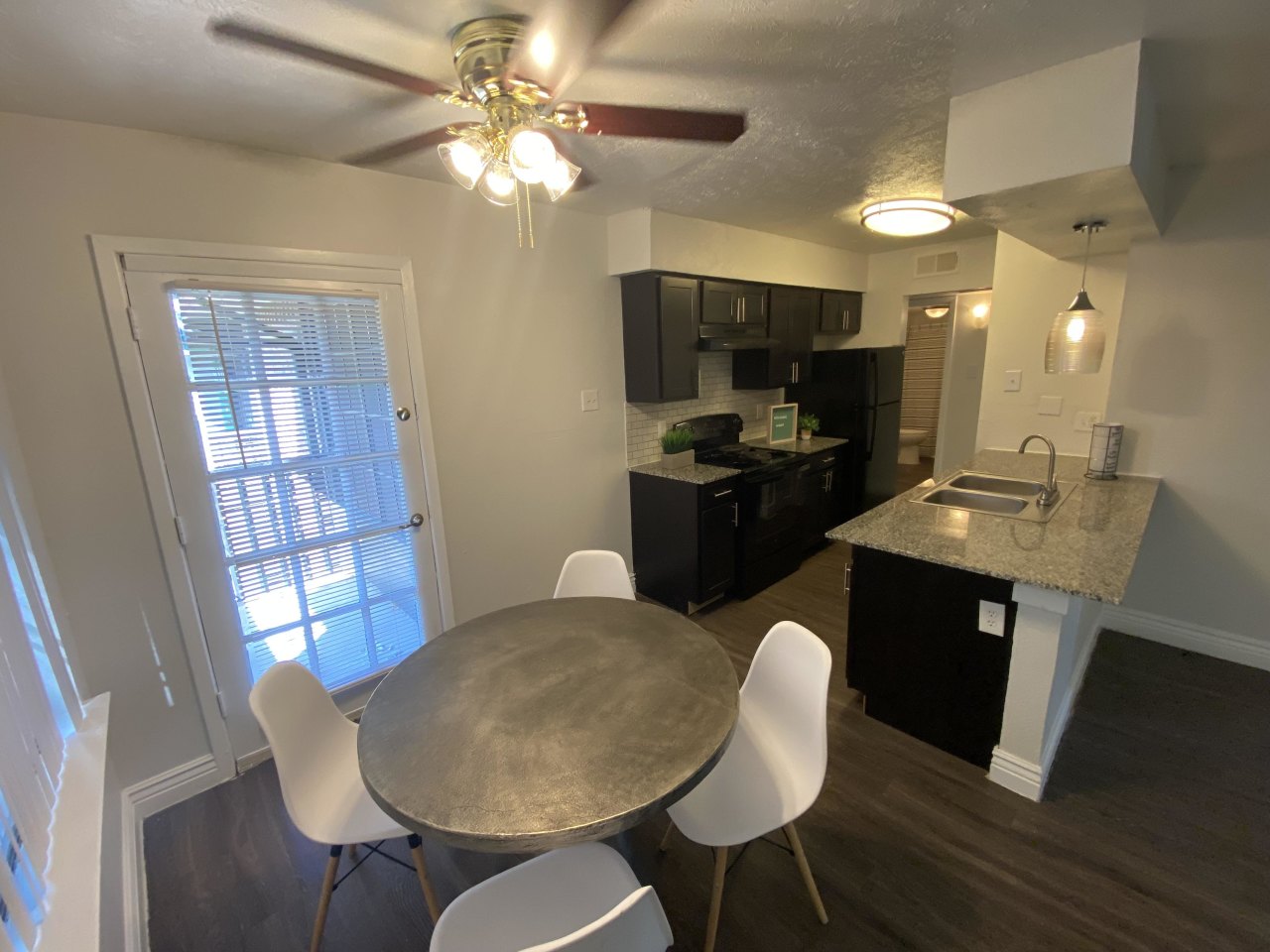 Oakline Apartments Image 13