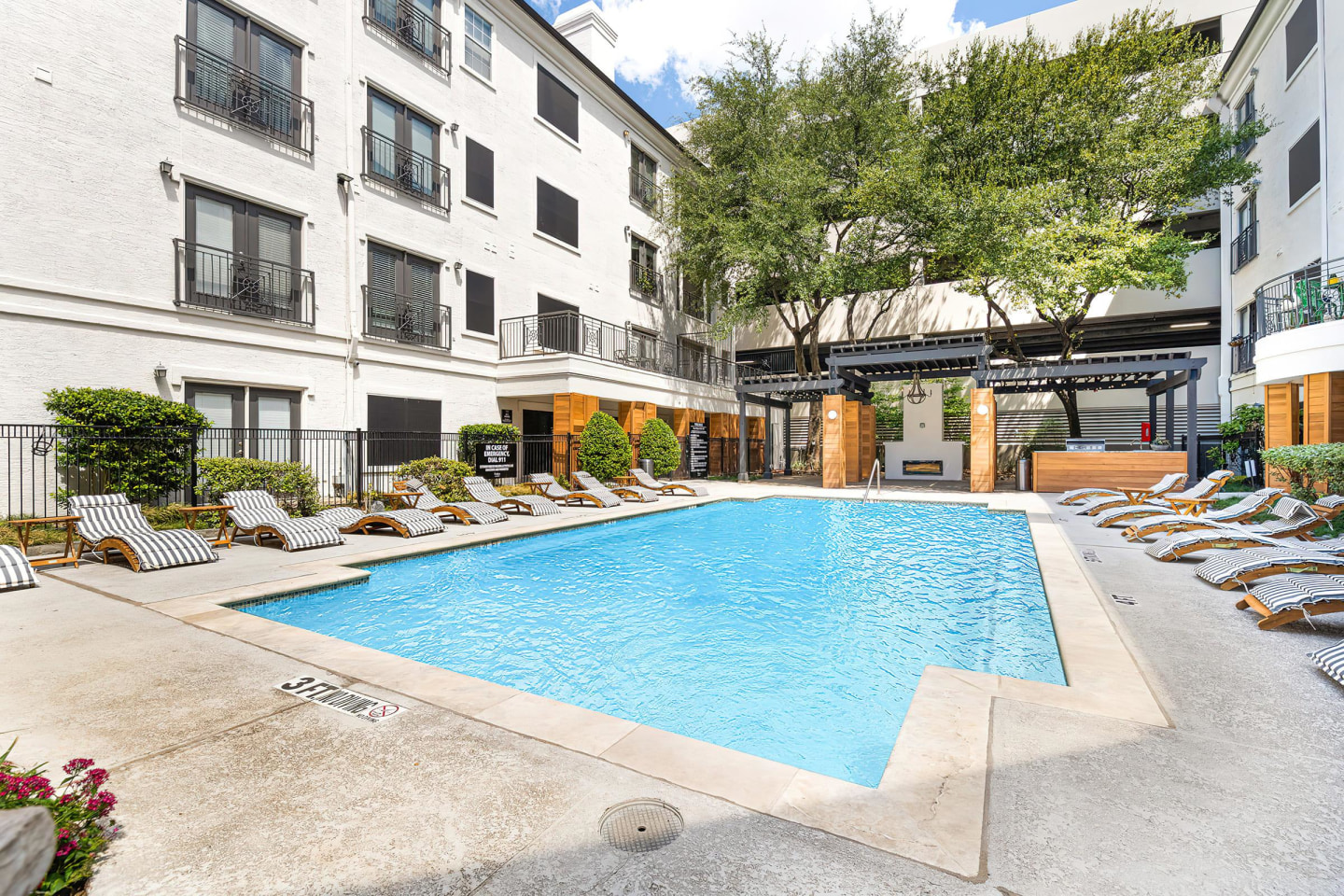 Tides at Midtown Apartments Image 3