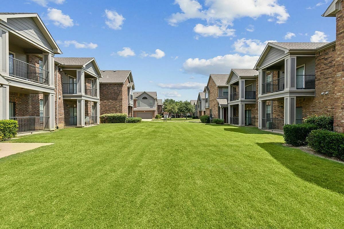 Enclave on Golden Triangle Apartments Image 1
