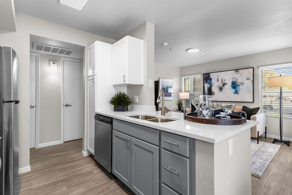 Remington Apartments Image 6