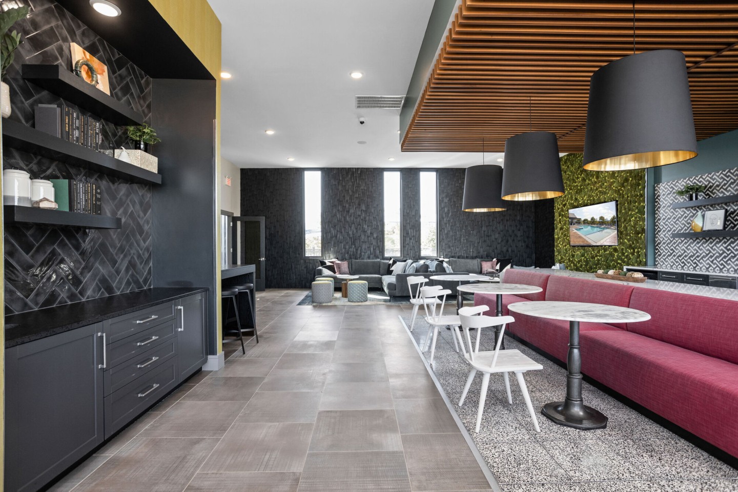FIFTEEN 51 Image 12