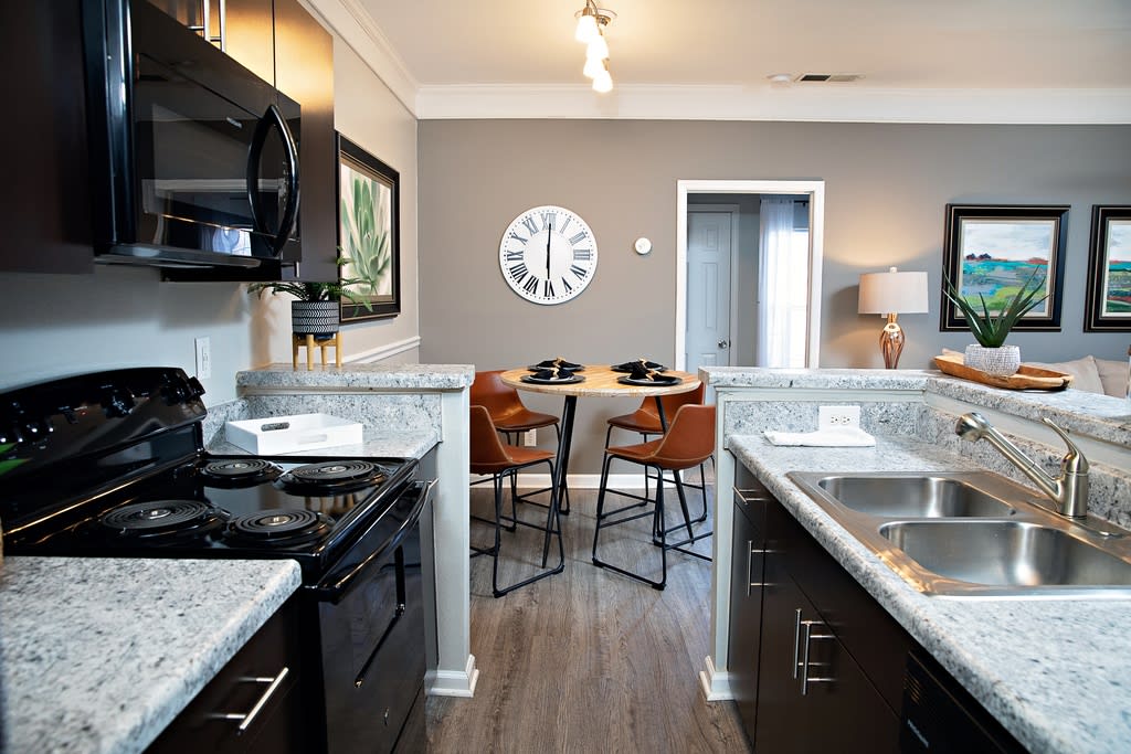 Southpoint Estate Apartments Image 1