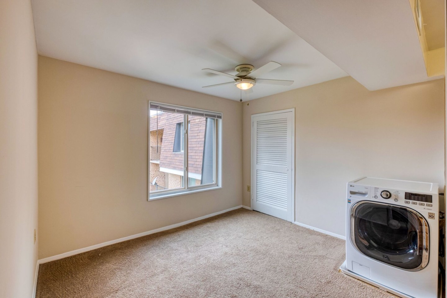 Oakton Park Apartments Image 7
