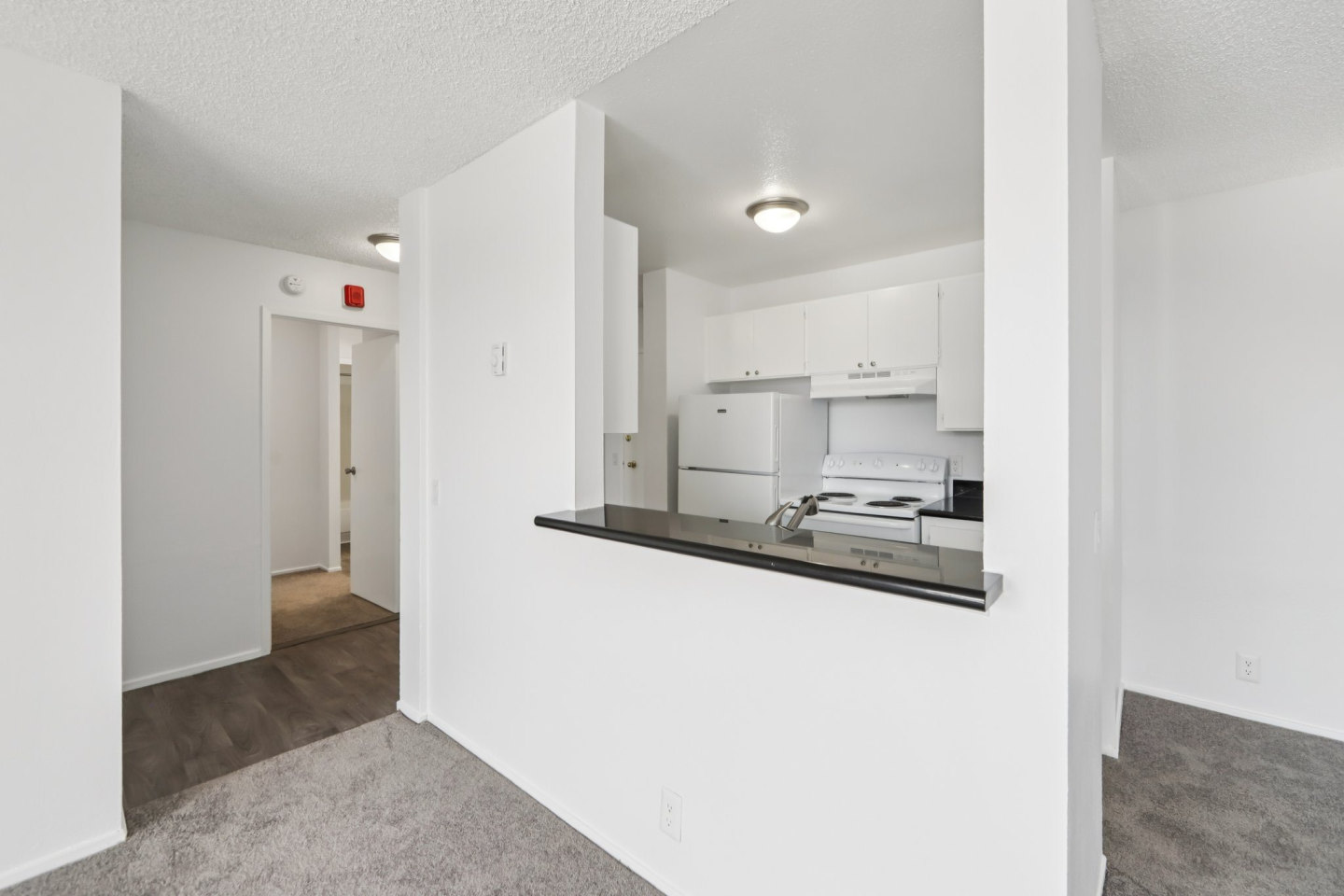 Lakewood Apartments at Lake Merced Image 15