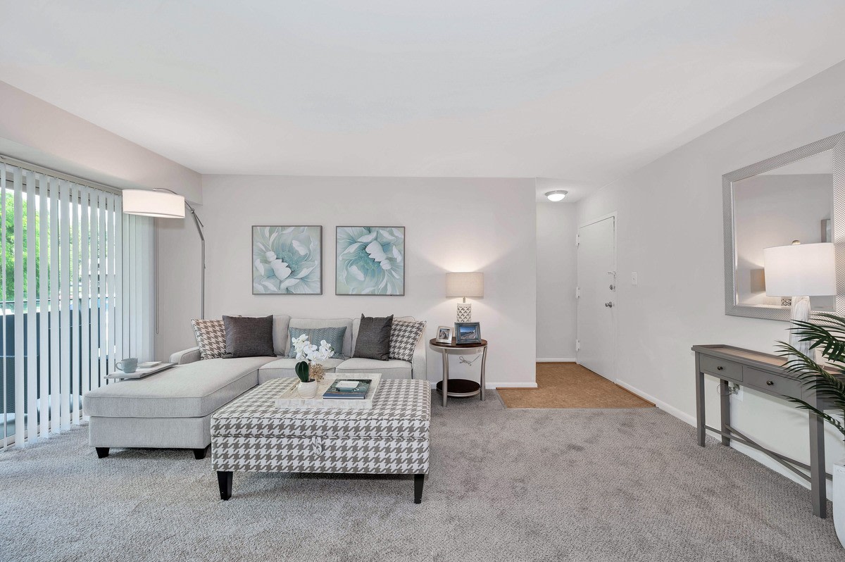 Margate Manor Apartments Image 2