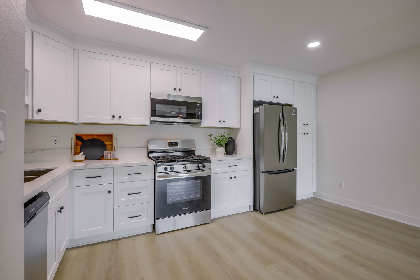 VIVA Apartment Homes Image 10