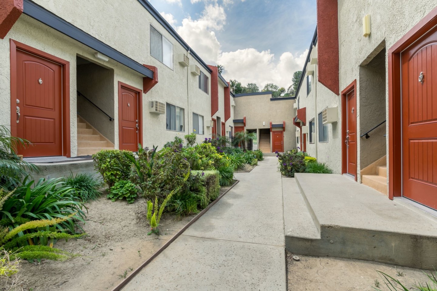 Topanga Canyon Apartments Image 33