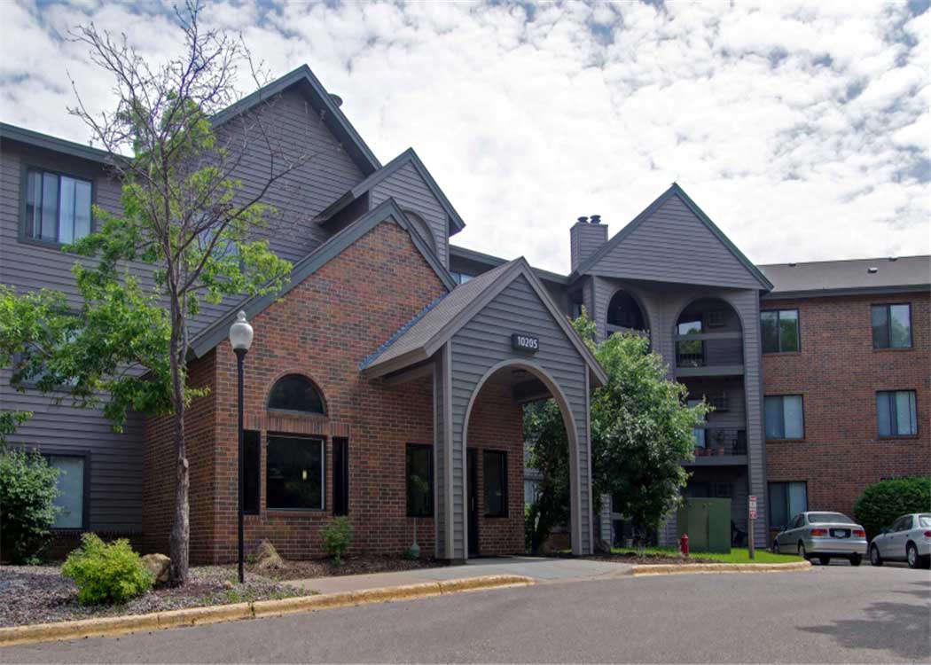 The Woodlands of Minnetonka Image 2