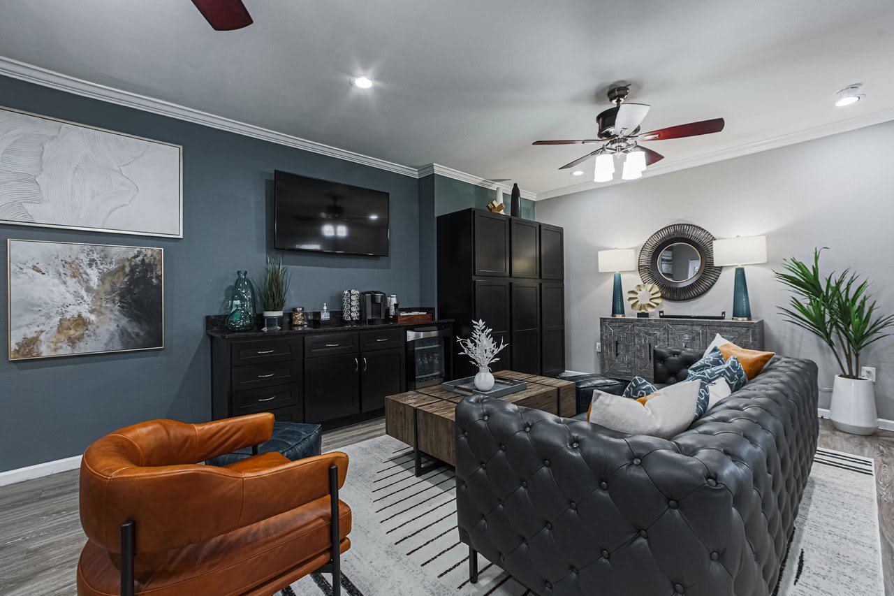 The Village at Bellaire Apartments Image 5
