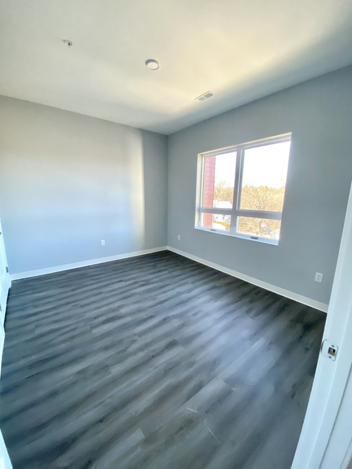 1055 Main Street Image 8